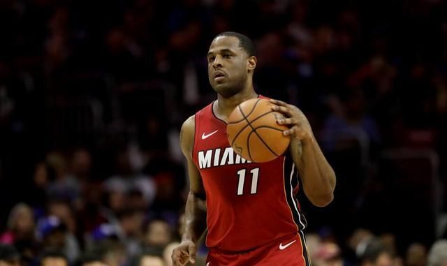 太阳负步行者4连败 利拉德低迷雄鹿不敌开拓者