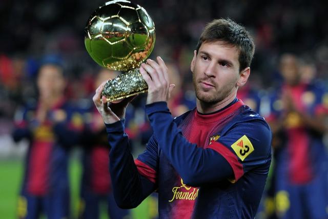 巴里·邦兹在 2001 年 10 月击出第 71 轰，正式打破马克·马奎尔保持三年的纪录