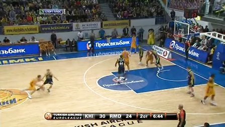 状态全无！浓眉半场4中0贡献0分3板2助，罚球2中0